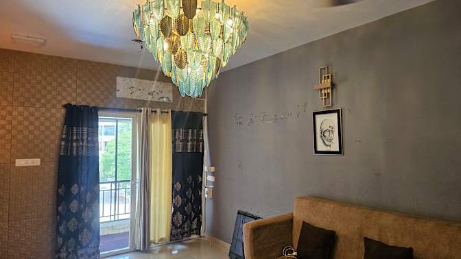 Santhsoh's room
