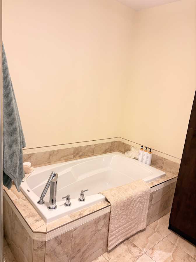 Julie Girard's room