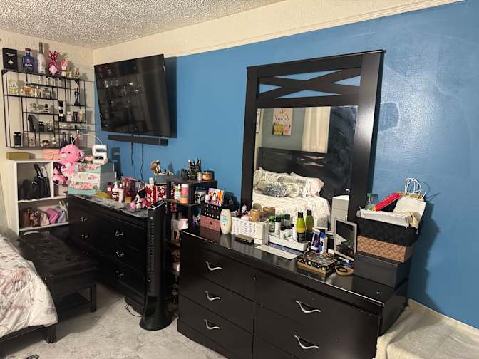 Eriadna Vasquez's room