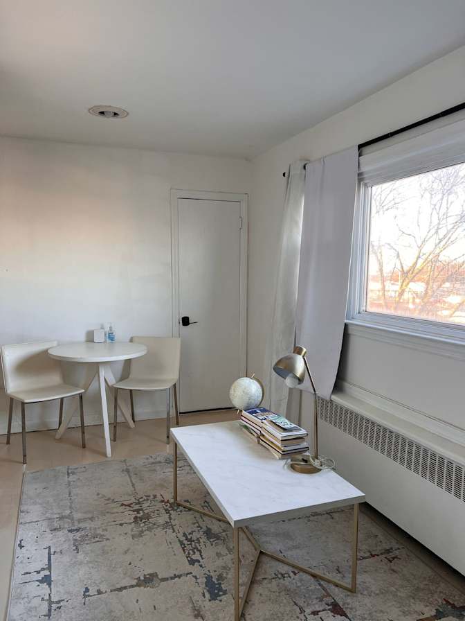 Luis's room