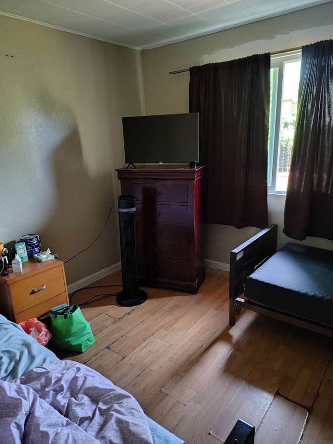 omara's room
