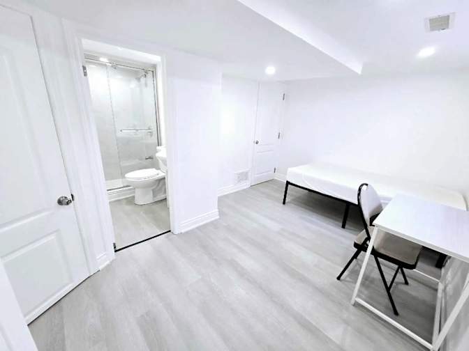 Linh's room