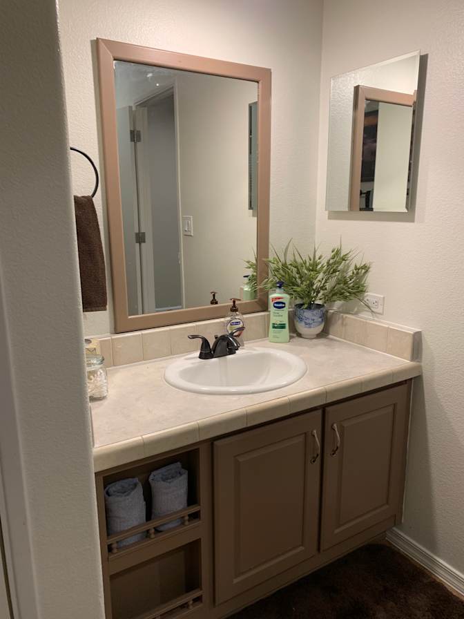 JENNIFER's room