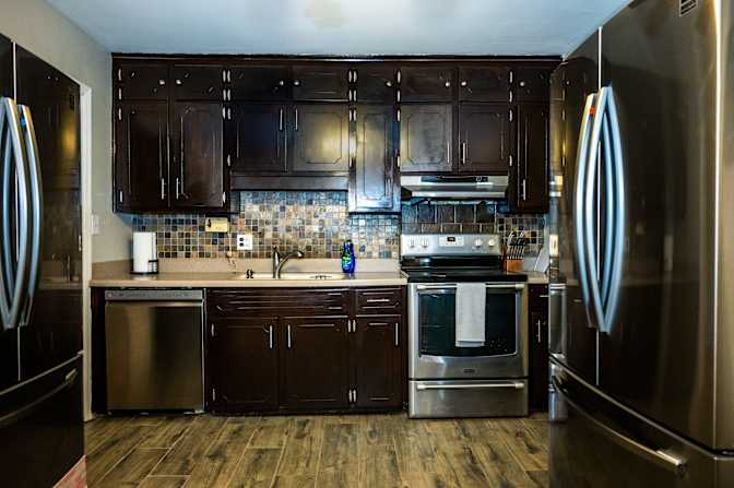 lifedoorrentals's room