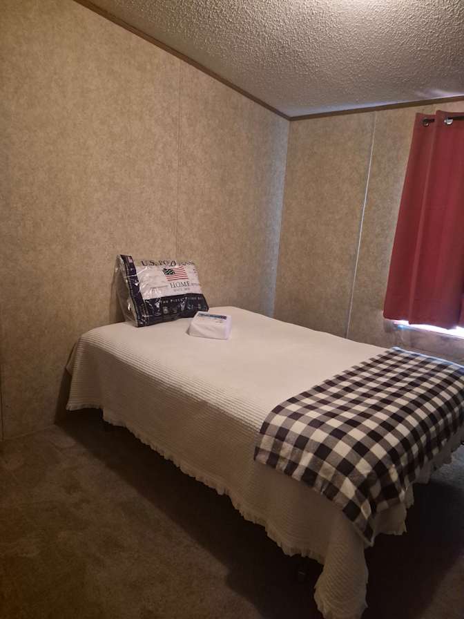 DETRICE's room