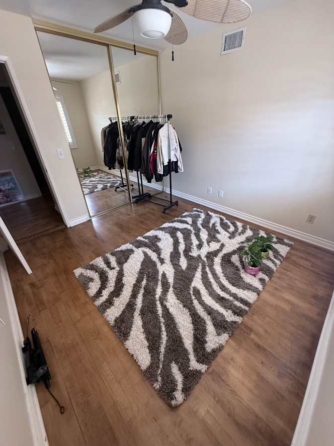 Emi's room