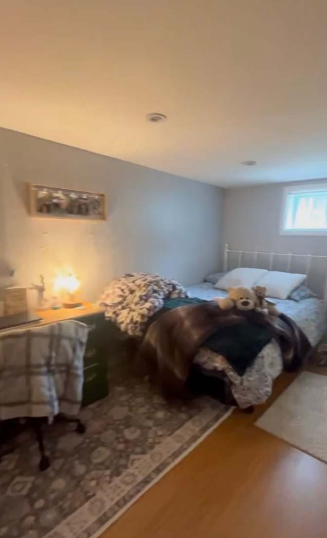 Kiana's room