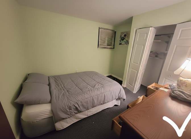 Carlos's room