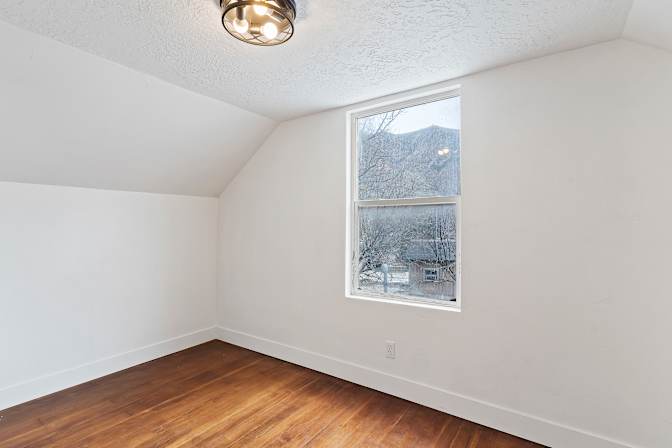 KristyAnna Elzinga's room