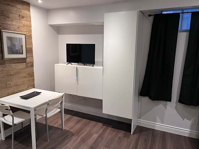 Nick Sarkovski's room