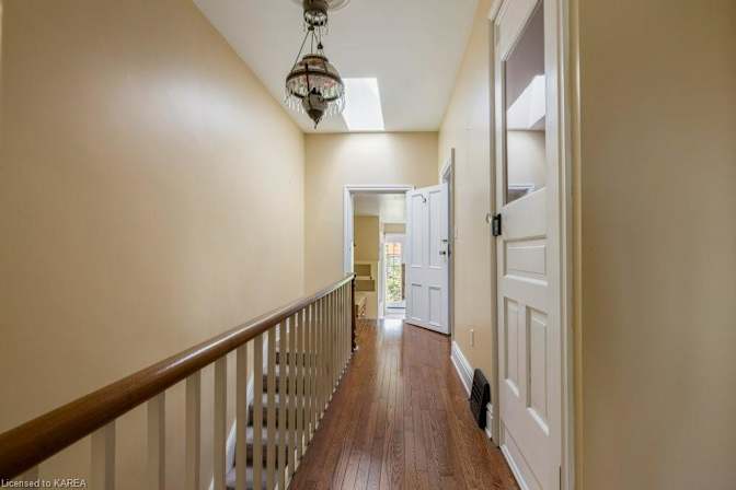 Kingston's room