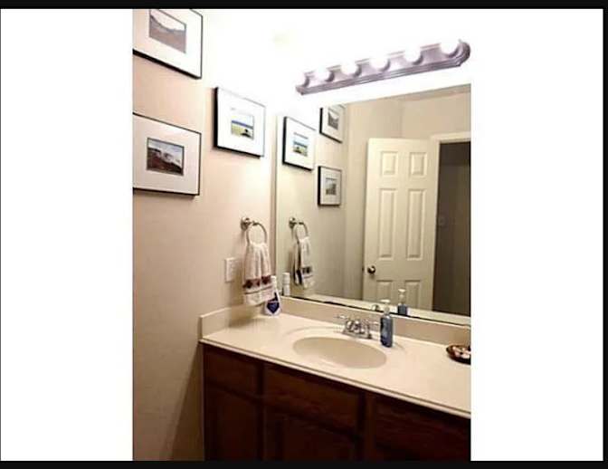 Saleem's room