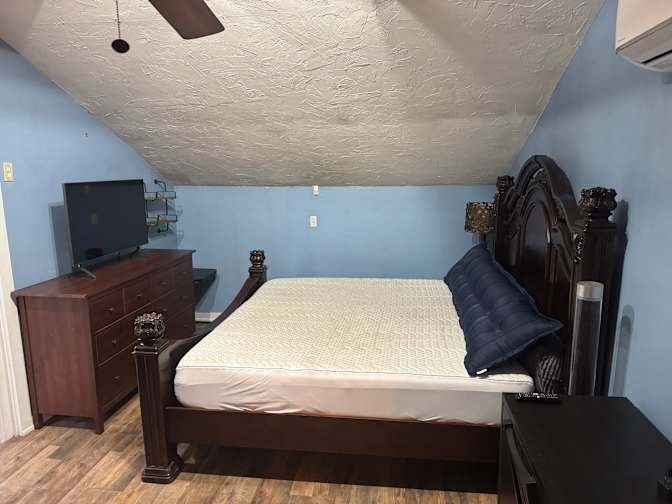 Deavin's room