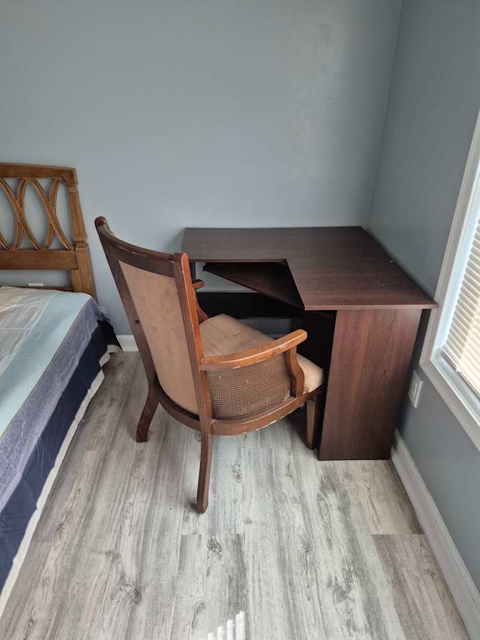 Shakoor's room