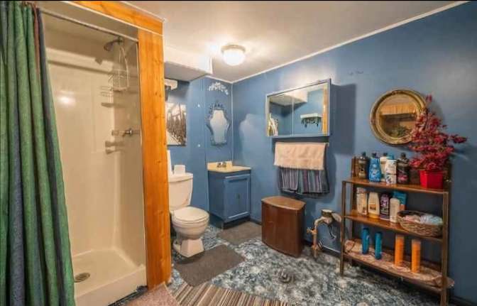 Maureen and Darlene's room