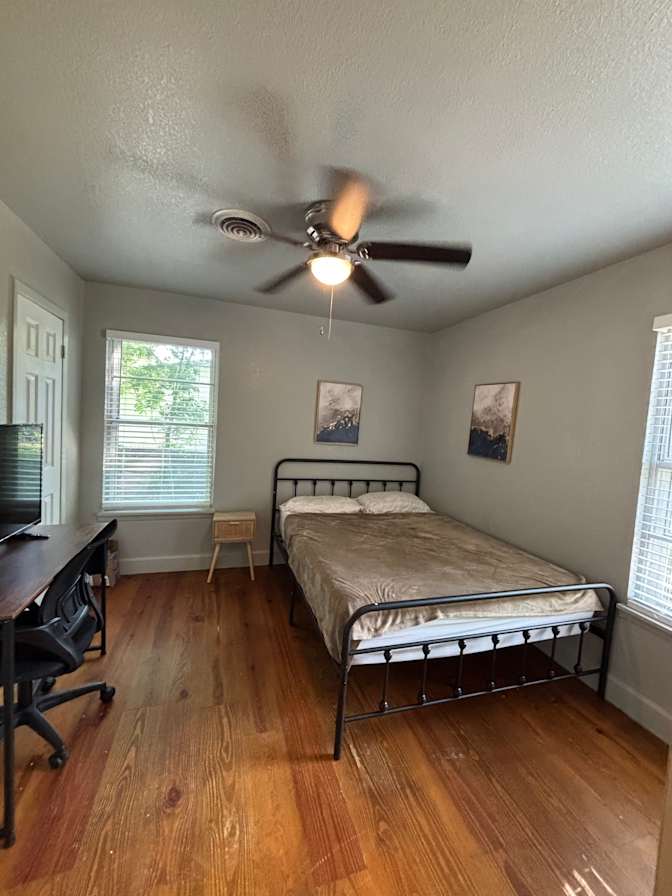 Gal's room