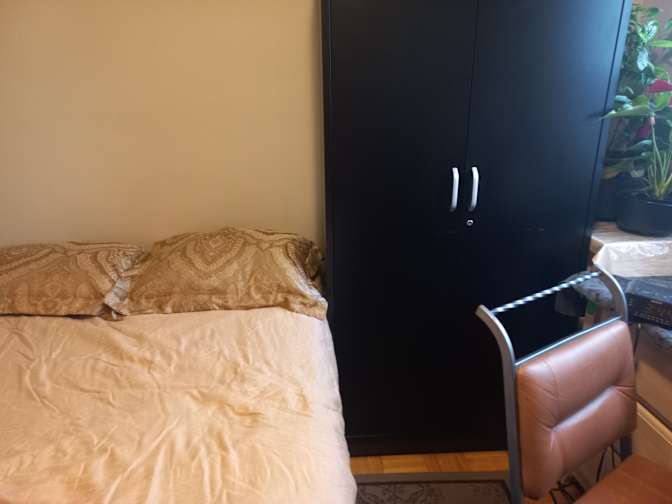 SALVADOR S's room