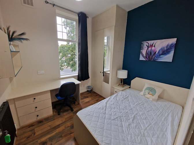Dawnvale Estates's room