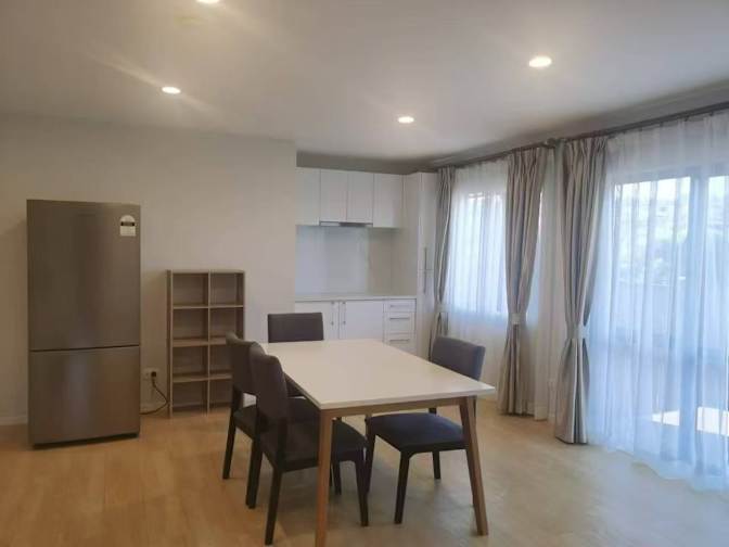 Jun's room