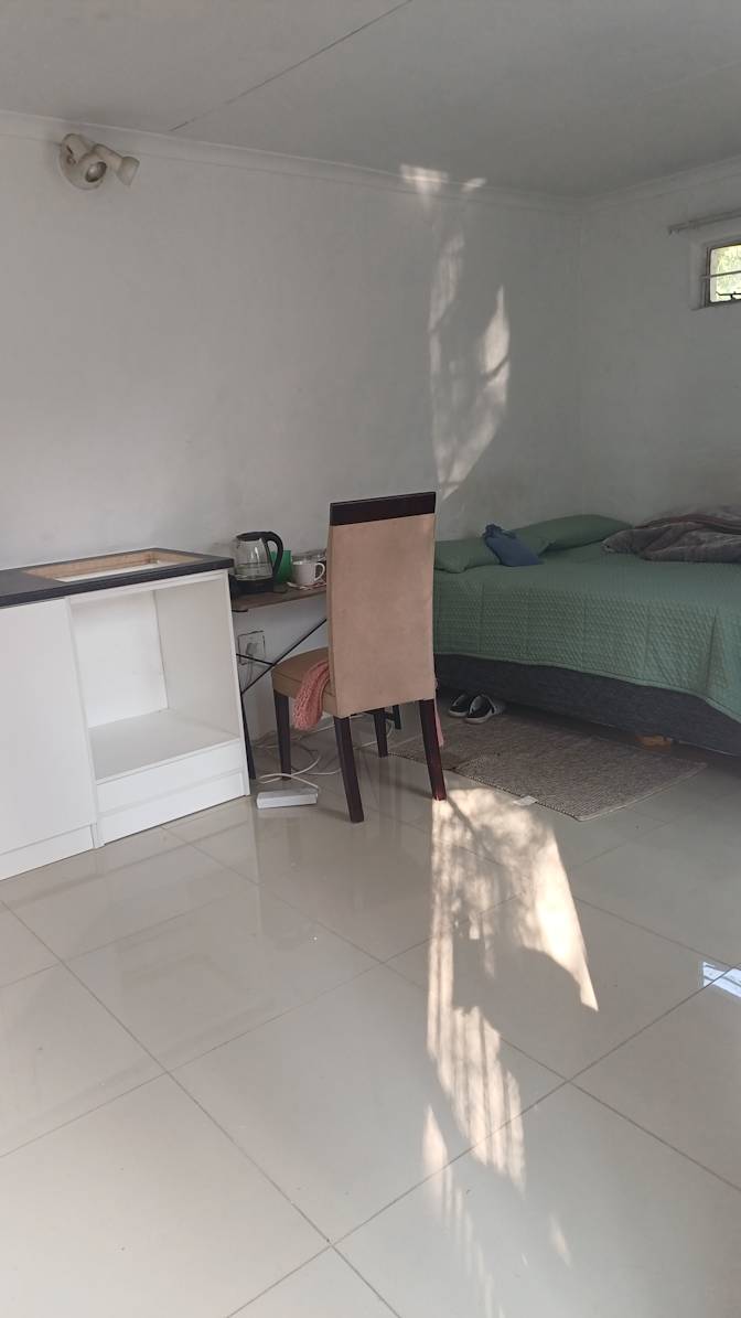 Hlengz's room