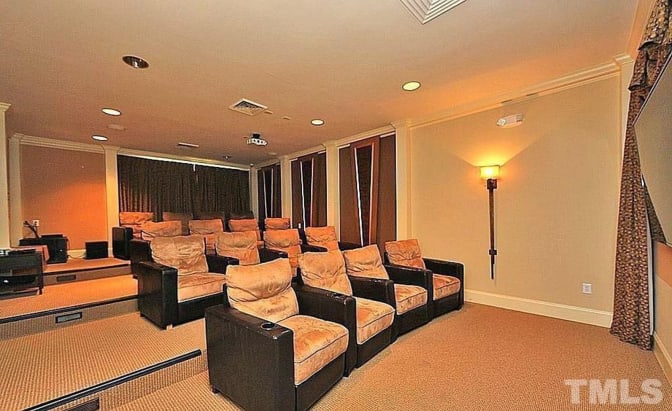 Alcove Rooms's room