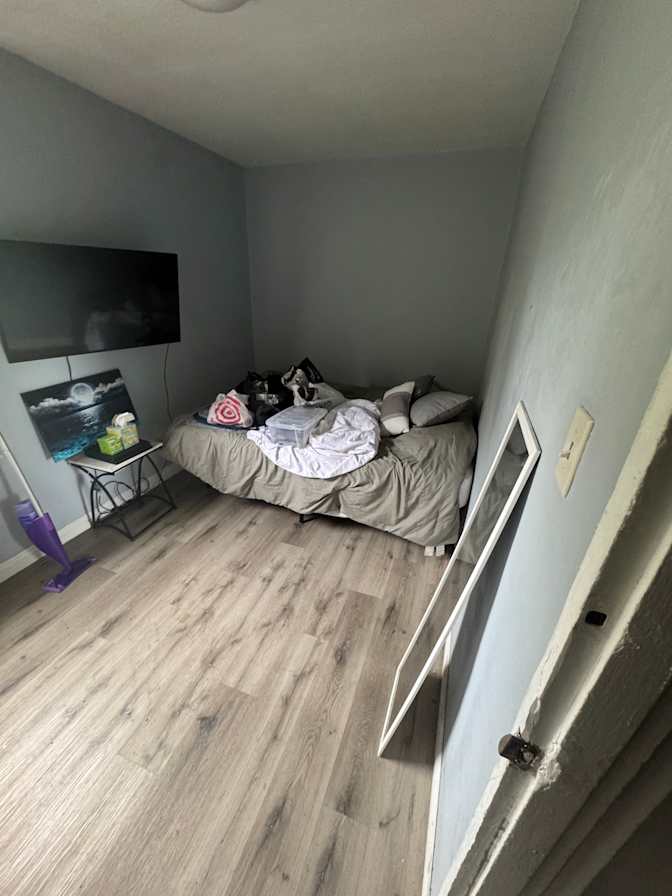 Spencer Laine's room