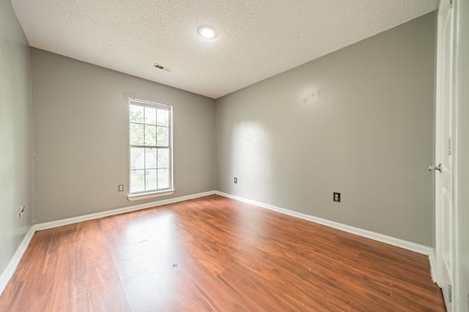 Alcove Rooms's room