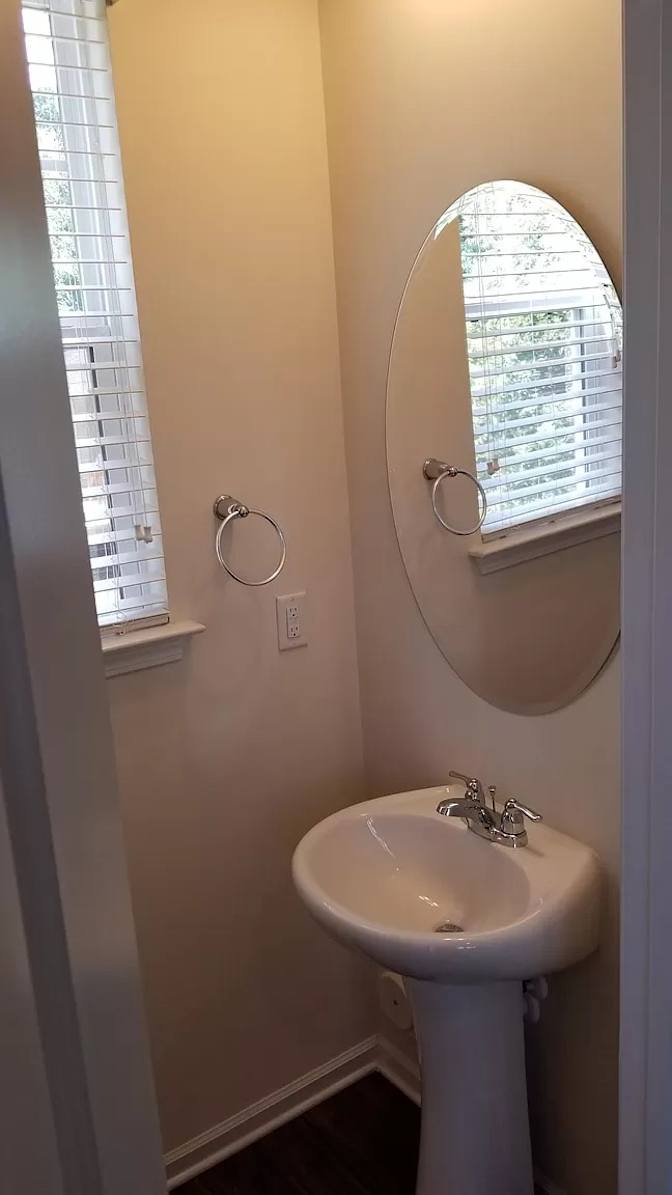 Alcove Rooms's room