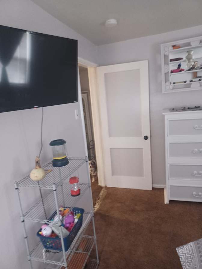 Ken's room
