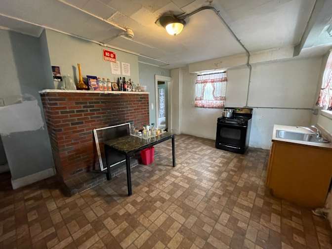 Cesar Luis's room