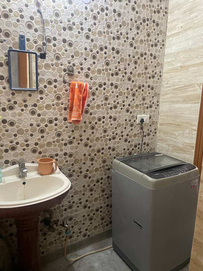 Anuj Papneja's room
