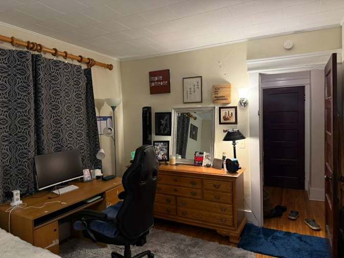 Jeevan Acharya's room