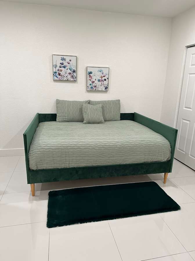 Karen horta's room