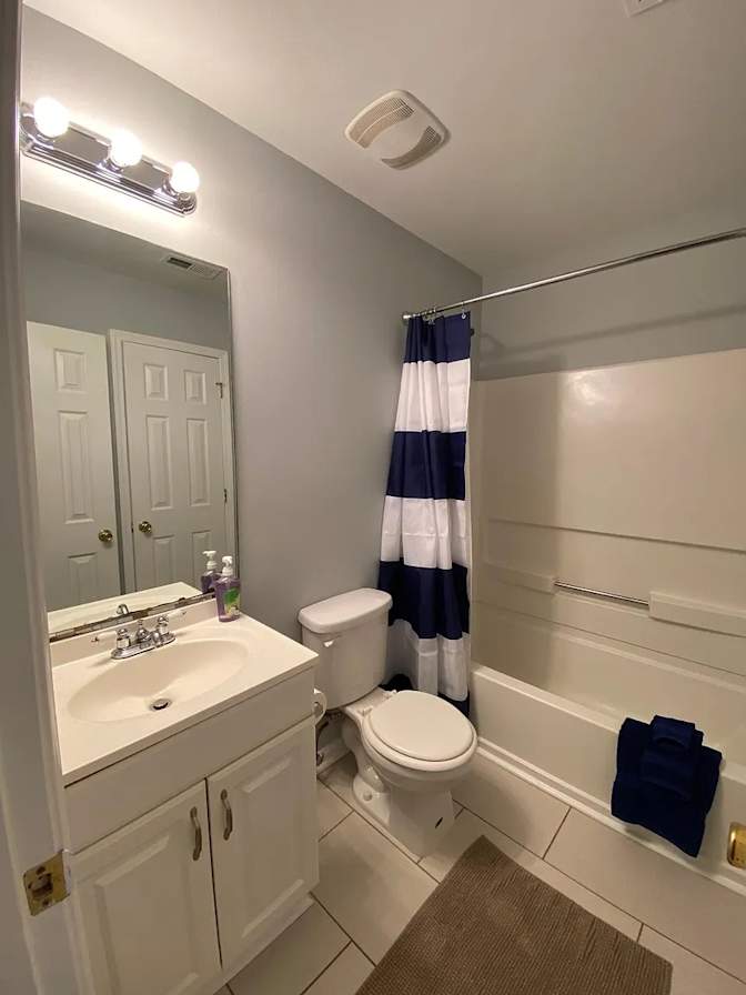 Alcove Rooms's room