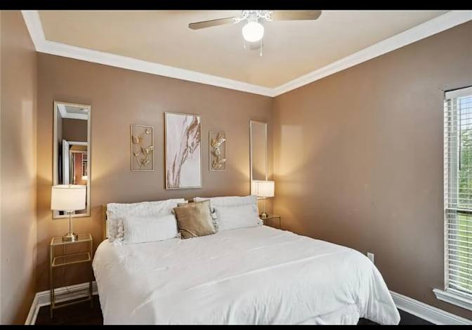 Roslyn's room