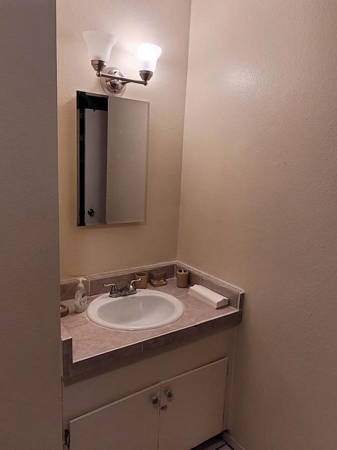 Room For Rent's room