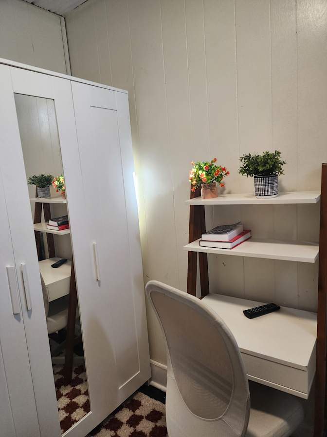 Eddie's room