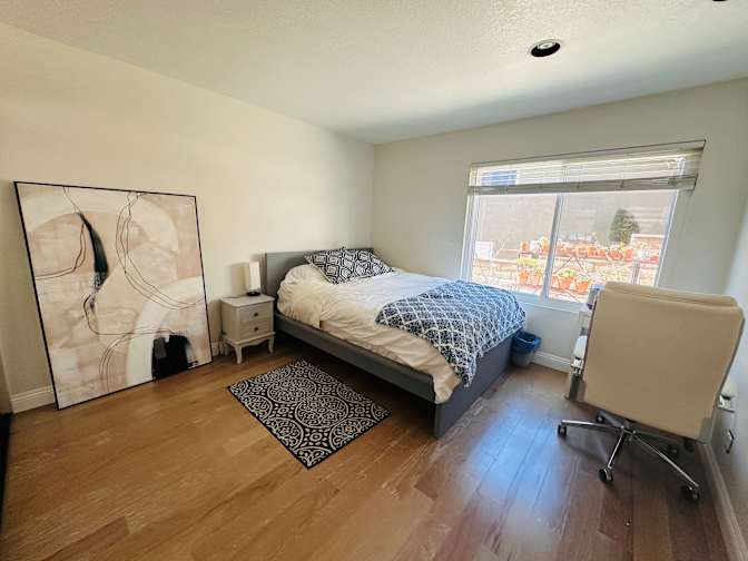 Lee's room