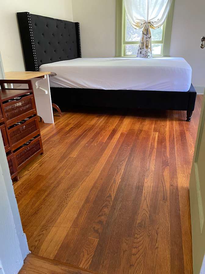 suk lim's room