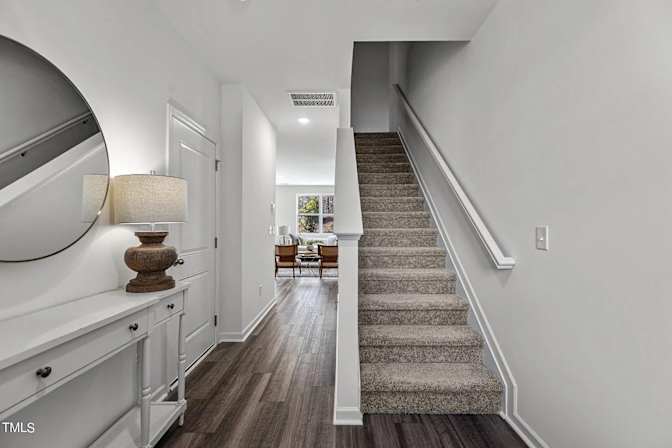 Alcove Rooms's room