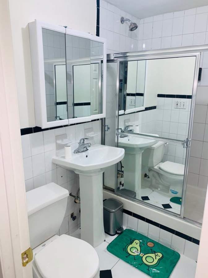 Bright private room with private bath available's room