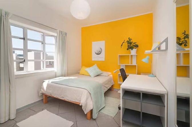 Jos Milne's room