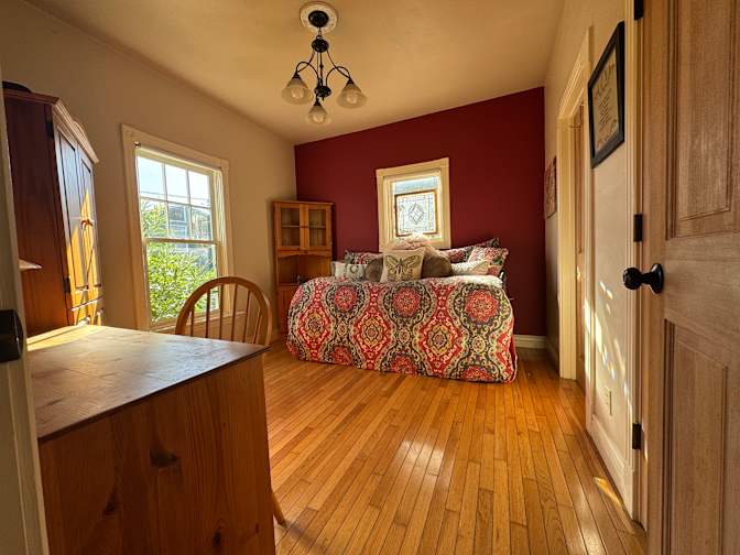 Lisa's room