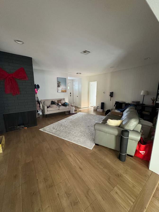 Yuri's room