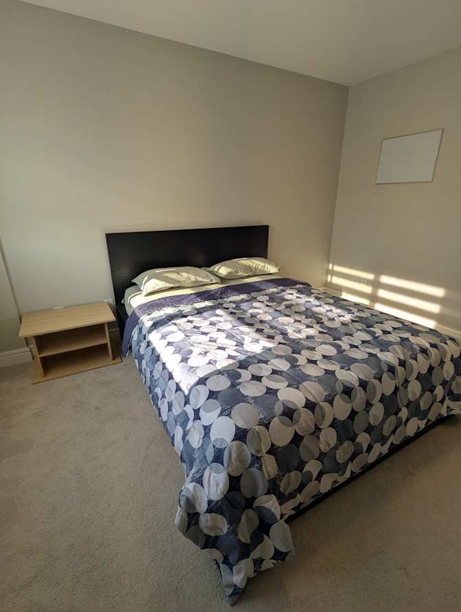 Yuvi Edmonton's room