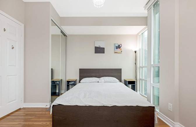 Thomas's room