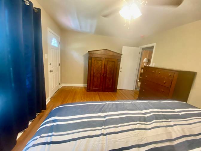 Thomas's room