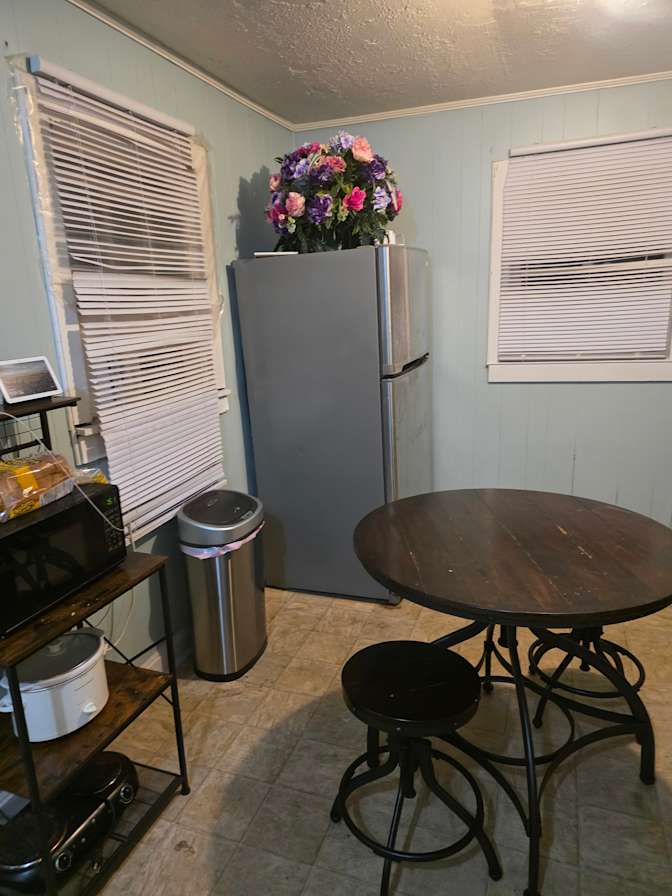 GREGORY SMITH's room