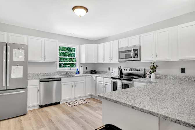 lifedoorrentals's room