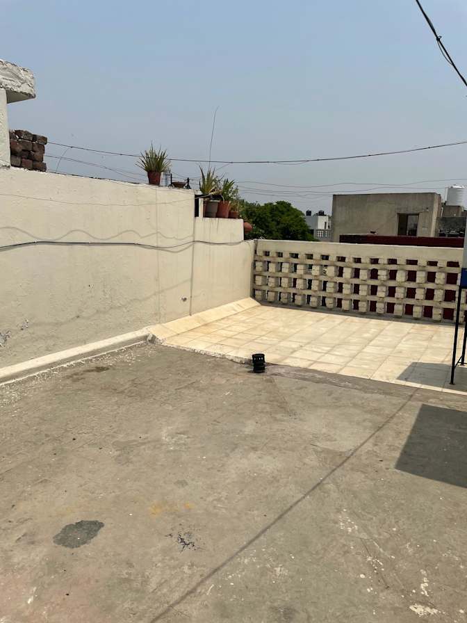 Anil Gupta's room